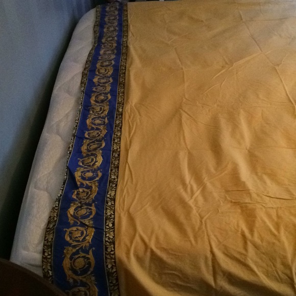 Versace Flat Top Sheet pillowcases - Picture 2 of 8